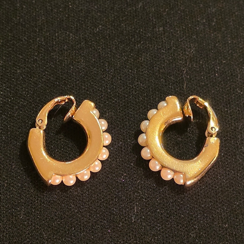 Vintage Crown Trifari Gold‎ Tone Faux Pearl Clip On Half Hoop Earrings Trifarium